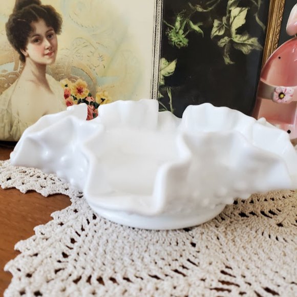 Vintage Fenton Milk Glass Hobnail Trinket Dish - Picture 3 of 4